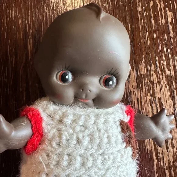 Vintage Kewpie Doll Dark Skin 7.5" Made In Korea W/ Handmade Knit Clothes - Rare - Picture 5 of 10